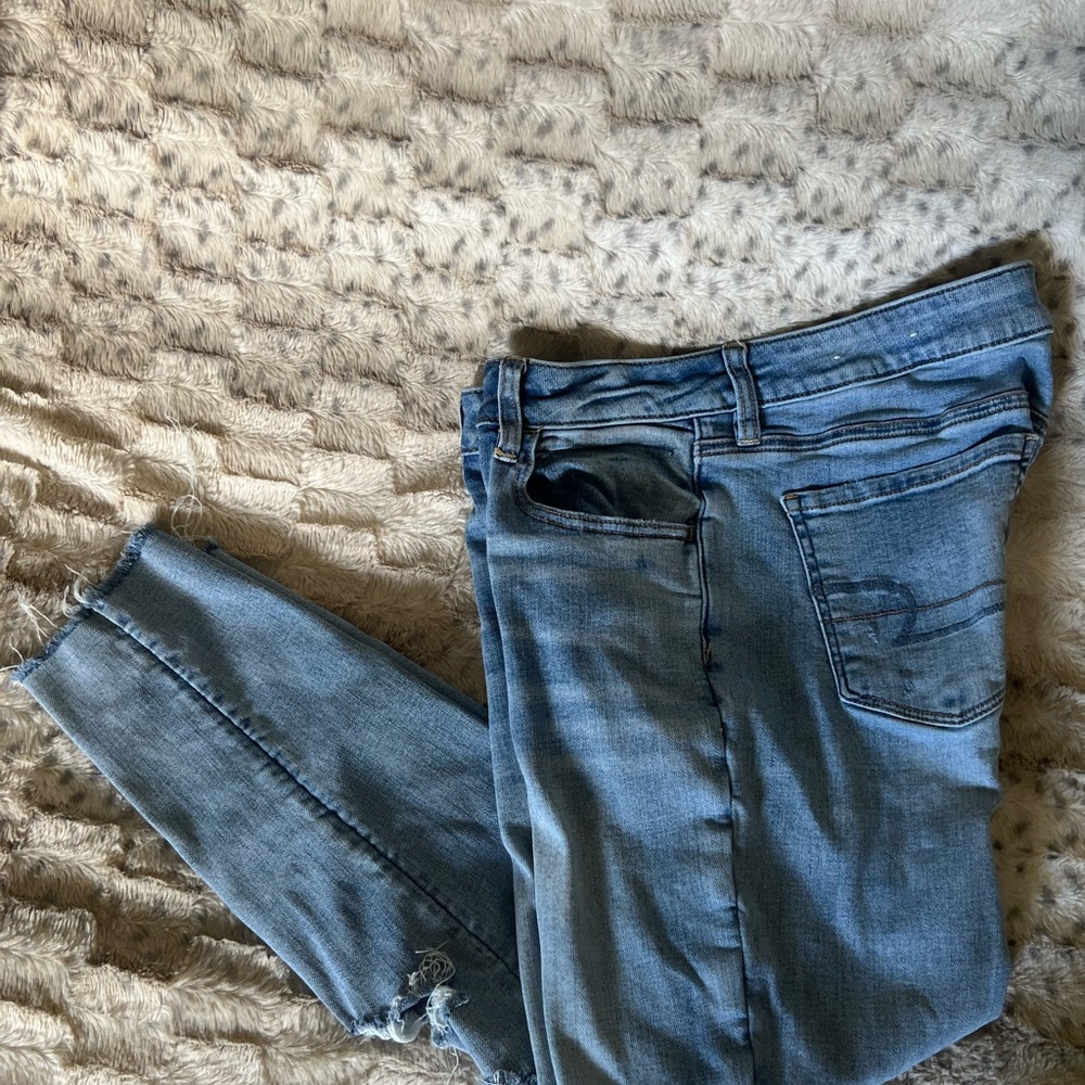 American Eagle Outfitters Light Blue Cropped Jeans